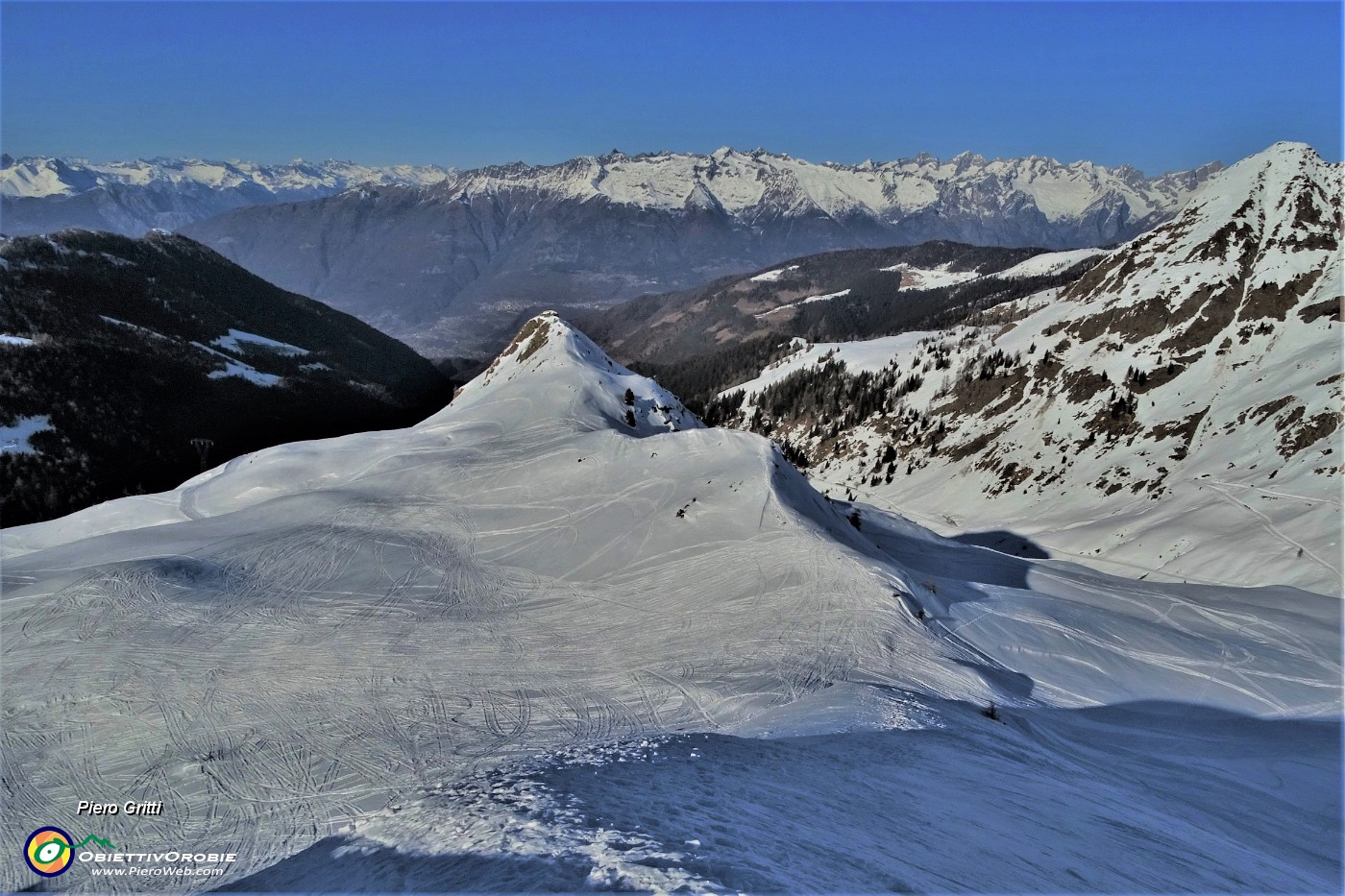 58 Ed ora scendo da Cima Villa per poi salire alla cimette di fronte....JPG